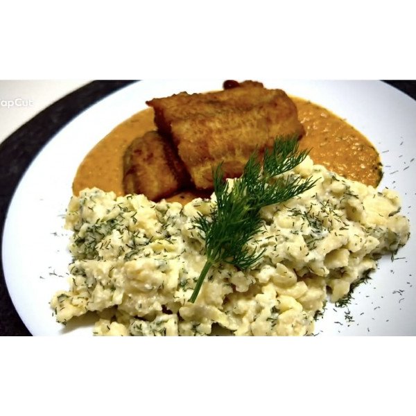 Harcsa paprikás kapros juhtúrós galuskával